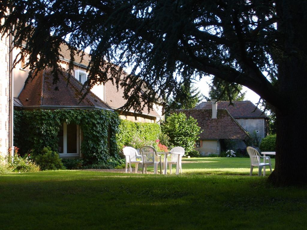 Ferme Du Chateau Bailleau-l'Eveque Luaran gambar