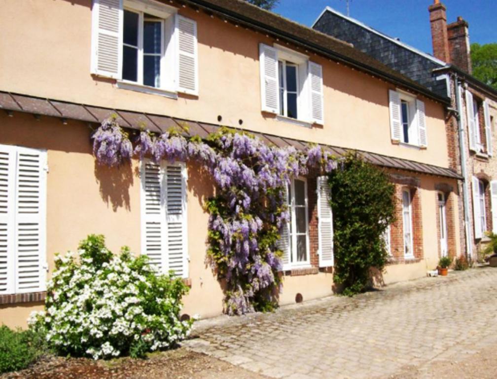 Ferme Du Chateau Bailleau-l'Eveque Luaran gambar